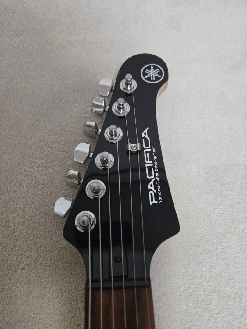 [美品]YAMAHA Pacifica212VFM ストラップ チューナー付き