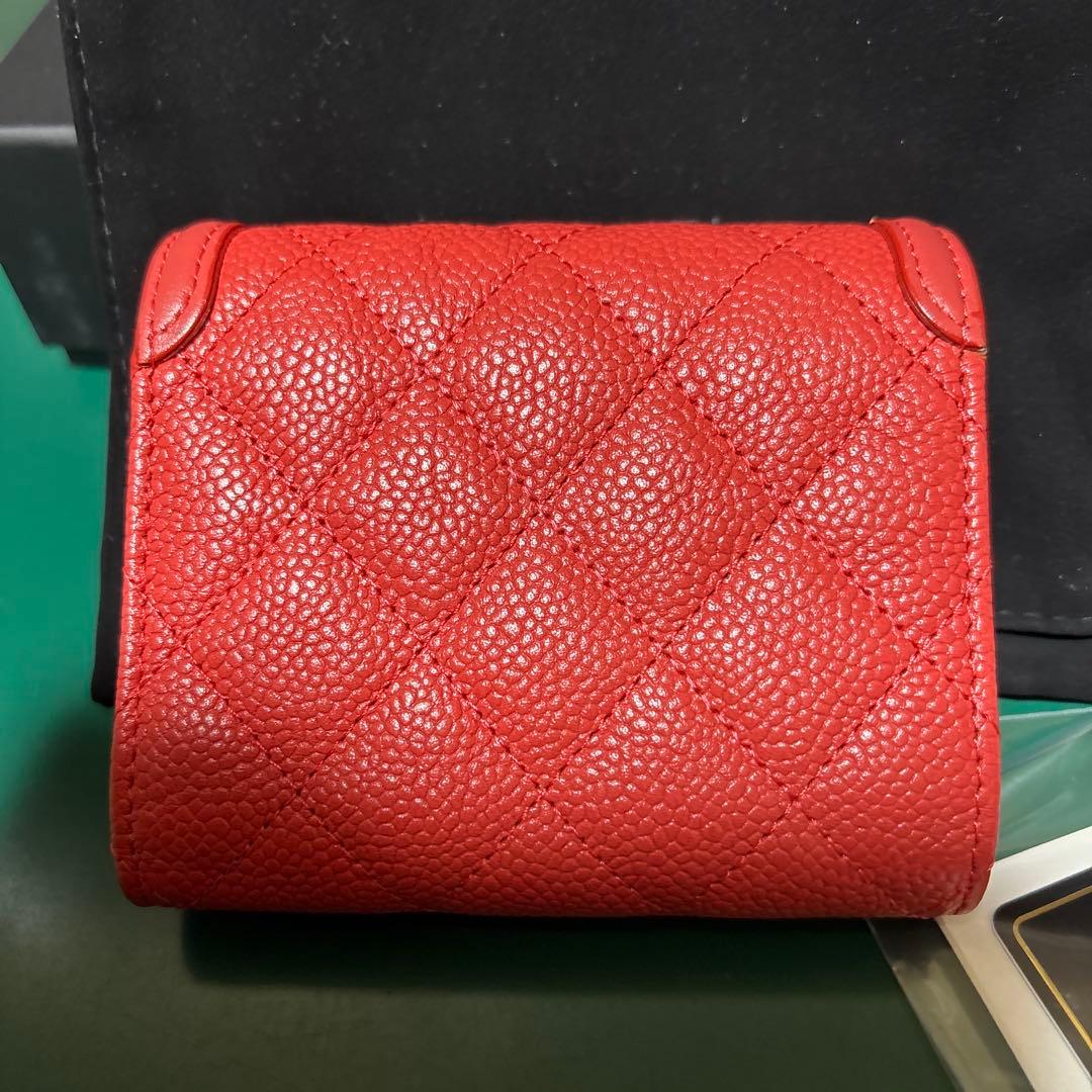 CHANEL CCフィリグリー キャビアスキン三つ折り財布