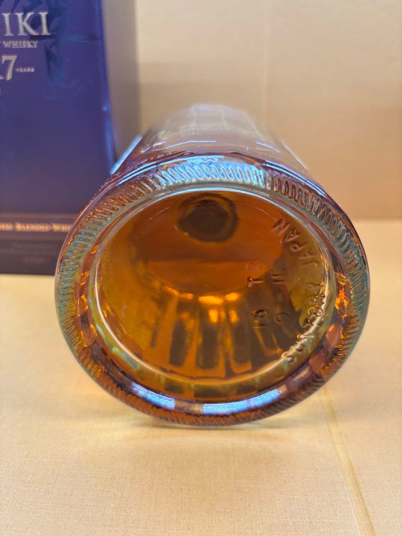 未開栓 サントリ一 響17年 古酒700ml 43% 箱付