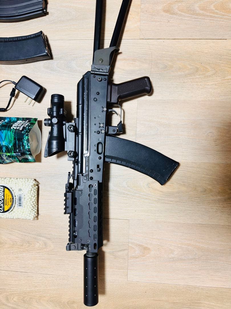 次世代電動ガン AK74U 東京マルイ　バッテリー、サイレンサー、スコープ付き