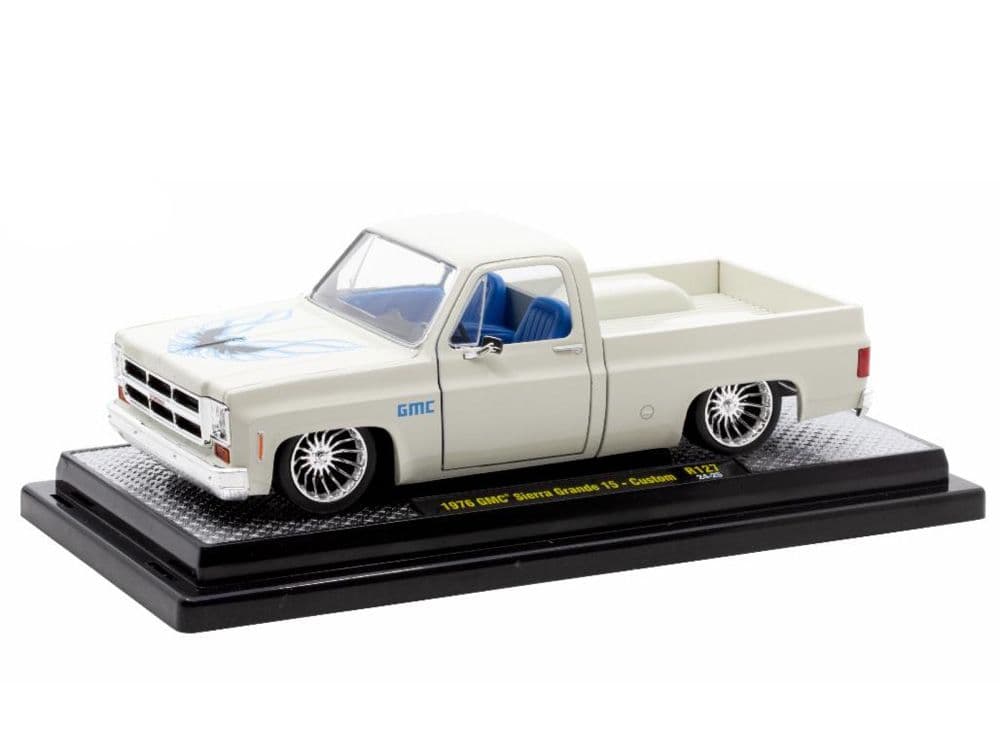 M2マシーン 1976 GMC シエラ・グランデ 15 - ホワイト