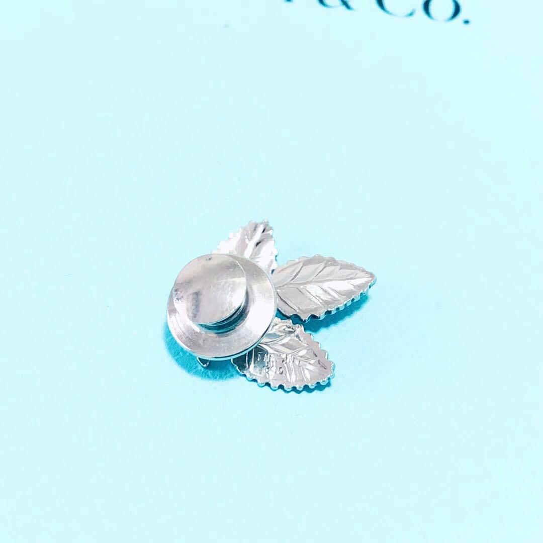 TIFFANY リーフ ピンブローチ シルバー D2412093