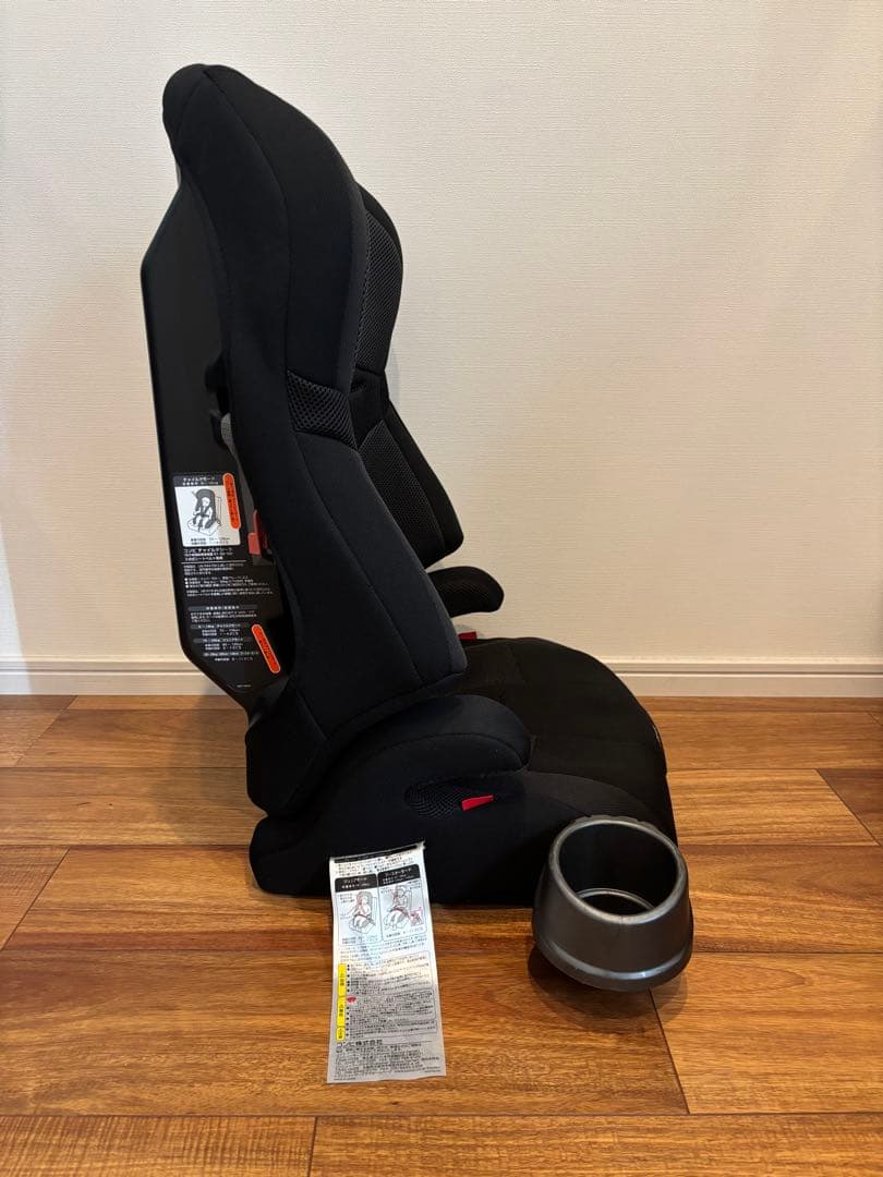 Combi コンビ ジョイトリップ エアスルー GG チャイルド ジュニアシート