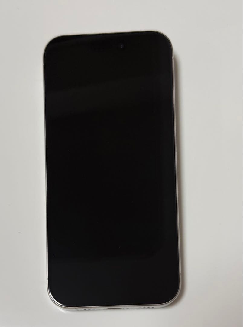 iPhone15 proホワイトチタニウム