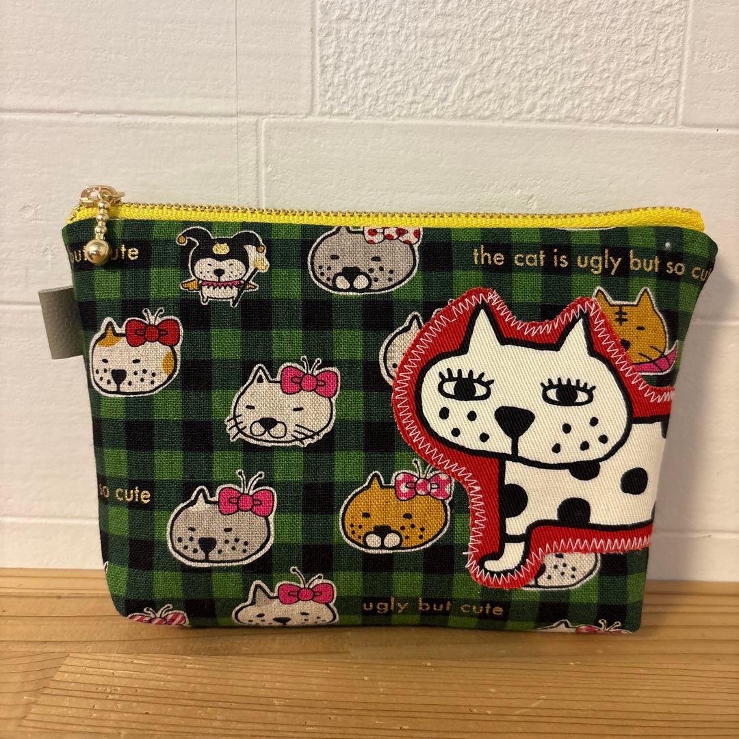 感謝価格　SALE 猫柄　16cmファスナーポーチ　人気　ハンドメイド　新柄