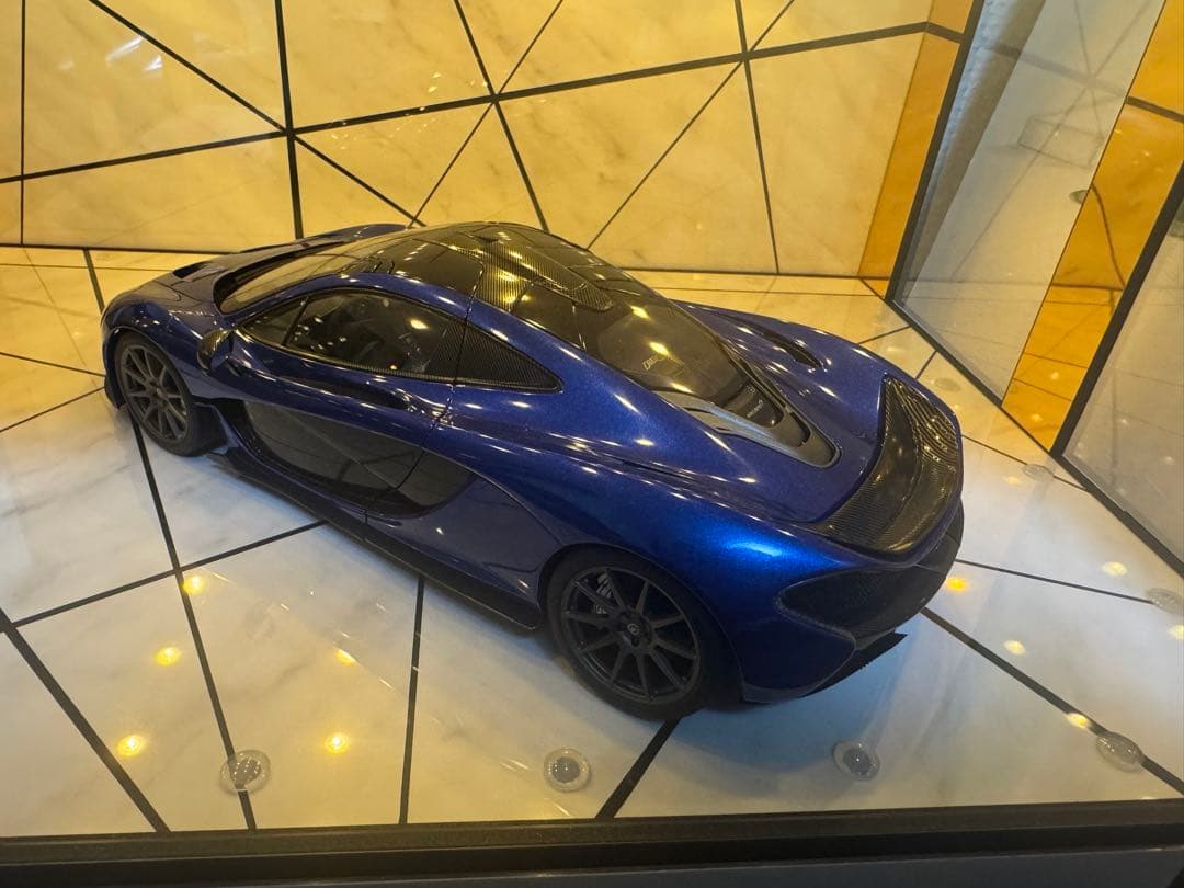 オートアート　P1 マクラーレン　1/18
