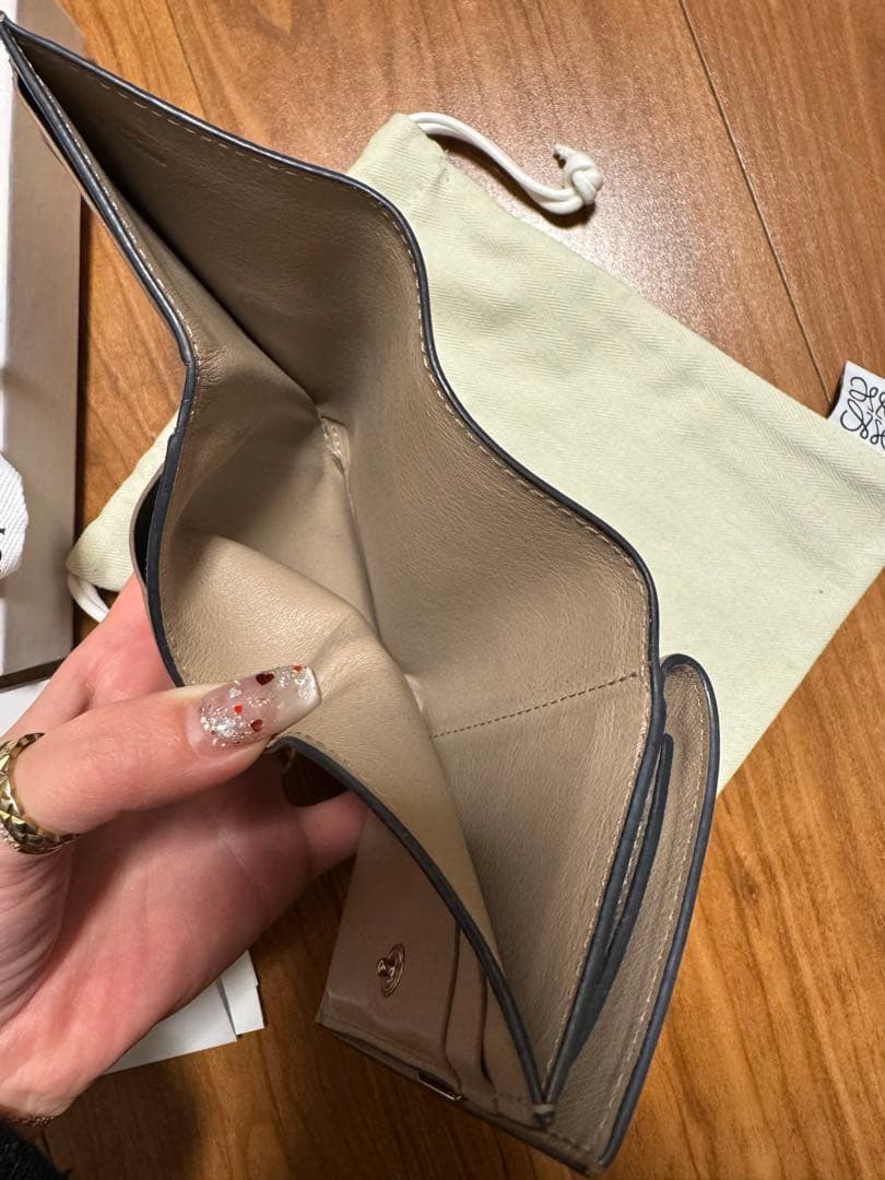 LOEWE ANAGRAM TRIFOLD WALLET サンド