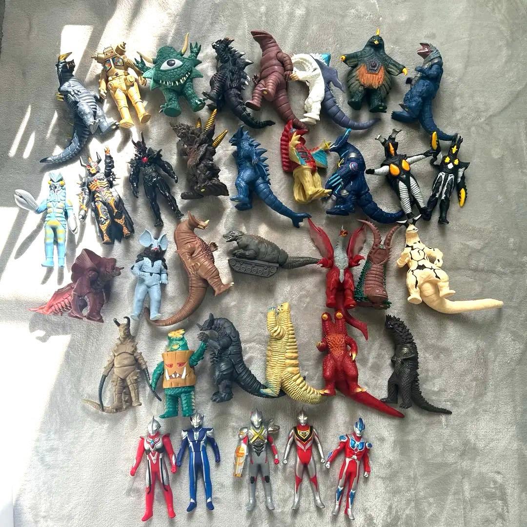 ウルトラマン　怪獣　フィギュア　35体
