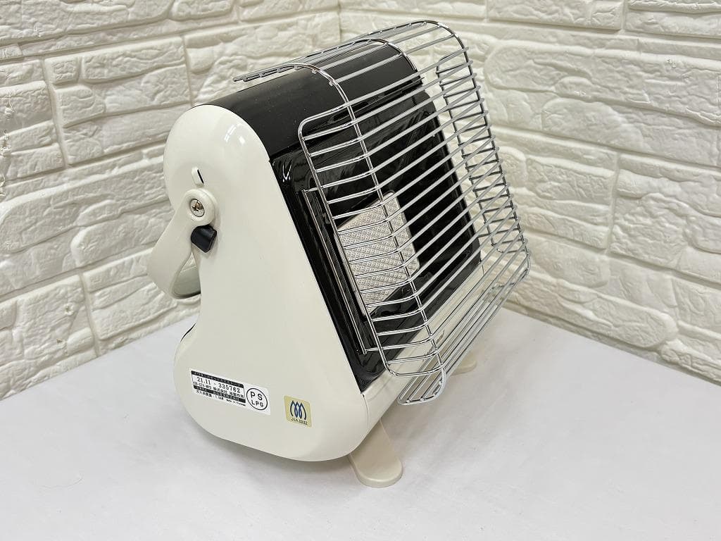 未使用 イワタニ カセットガスストーブ マイ暖 CB-STV-MYD