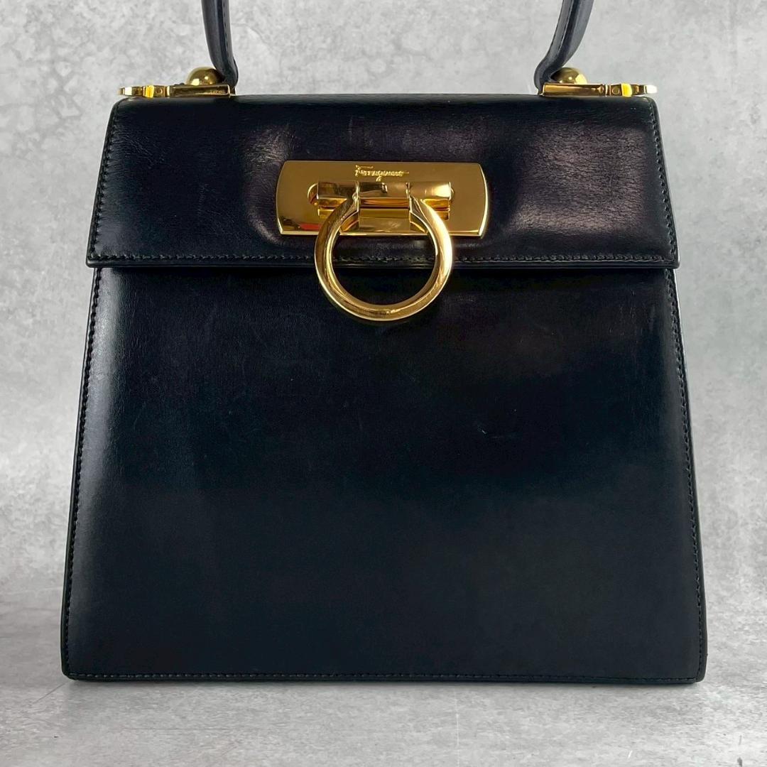 美品✨サルヴァトーレ フェラガモ ガンチーニ レザー ハンドバッグ ブラック 黒