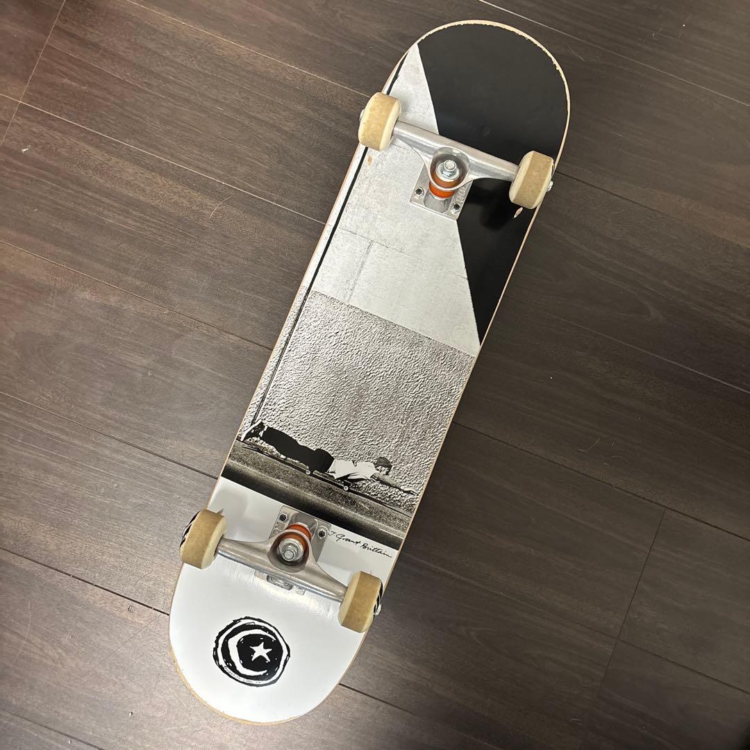 FOUNDATION 8インチx31.84 コンプリート スケートボード