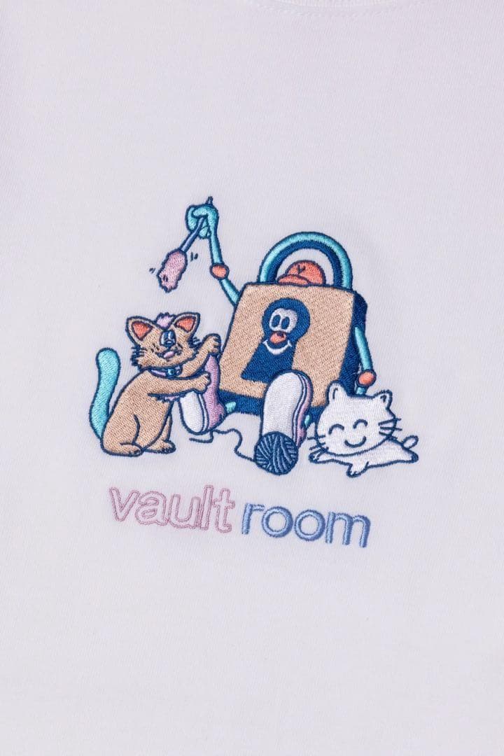 Lサイズ vaultroom × nqrse TEE / WHITE