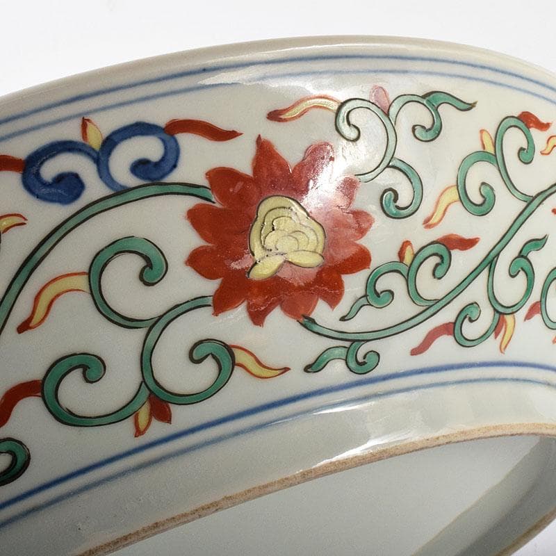 中国　大明萬暦年製　五彩花文　大皿　飾り皿　直径約39㎝　V　R7817C