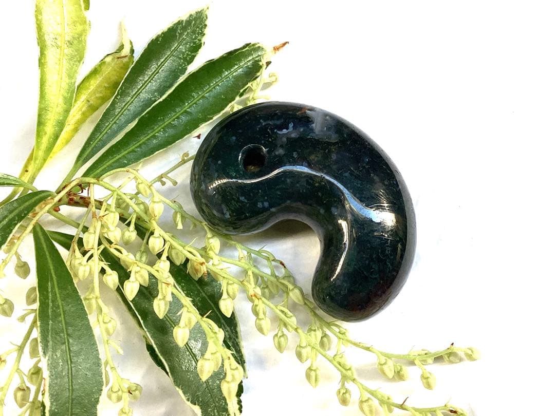 日本一の安価卸しを目指し‼️碧玉‼️出雲石勾玉　最高峰コレクション‼️鑑別書無しの安価