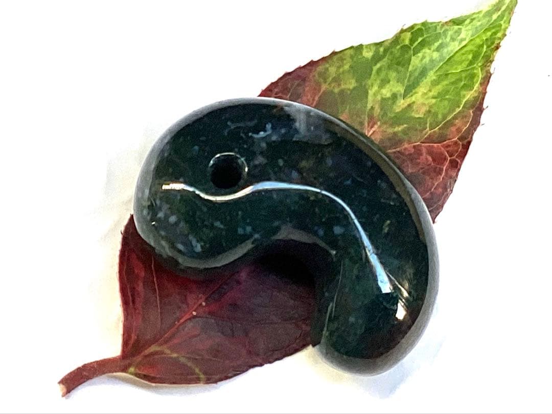 日本一の安価卸しを目指し‼️碧玉‼️出雲石勾玉　最高峰コレクション‼️鑑別書無しの安価