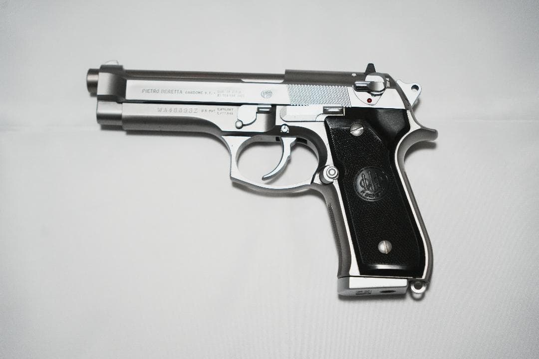 ウエスタンアームズ ベレッタM92FS アイノックス　ガスガン シルバー