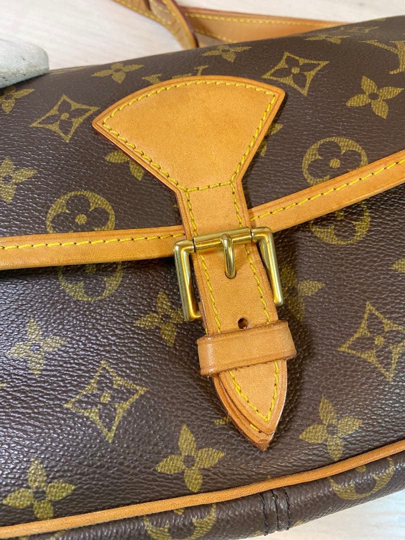 LOUIS VUITTON モノグラム ショルダーバッグ ソローニュ