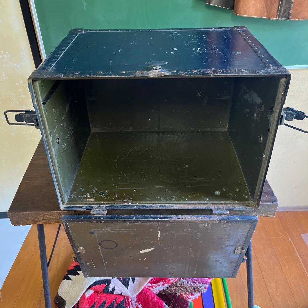 ヴィンテージ金属製　軍？ボックス