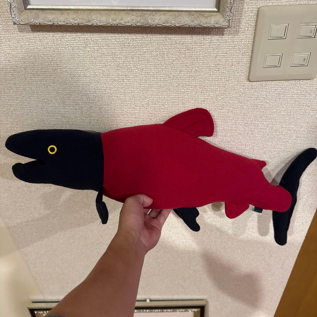 Creek 魚のぬいぐるみ 赤と黒