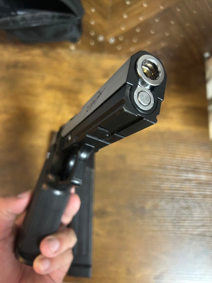 ハイキャパ XTREME .45 ロングマガジン2本付き