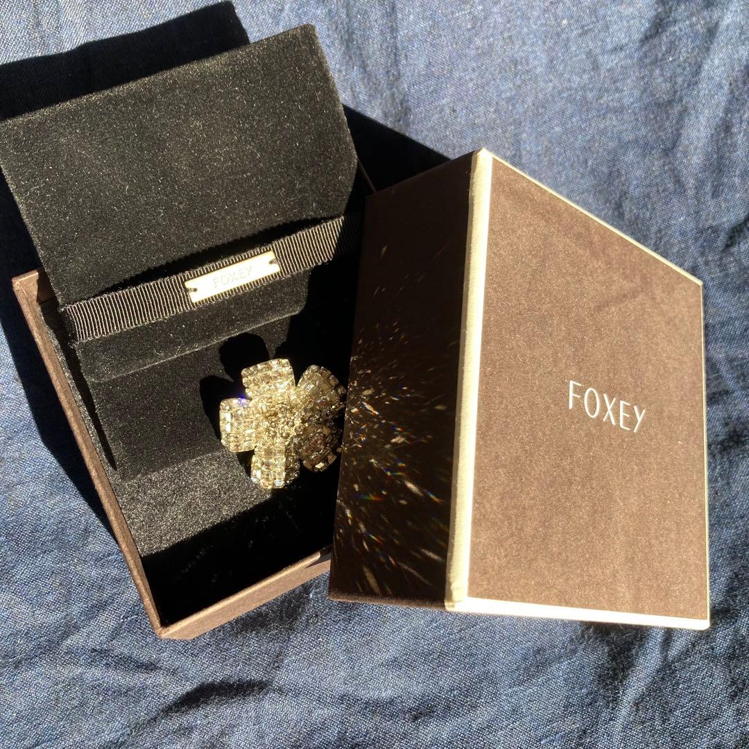 【新品】FOXEY ブローチ 定価33000