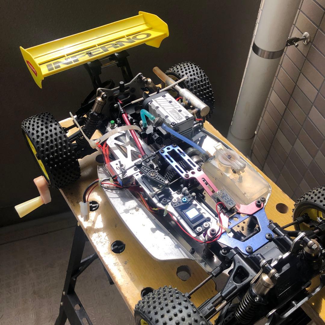 京商インファーノ　2気筒ニトロエンジン搭載