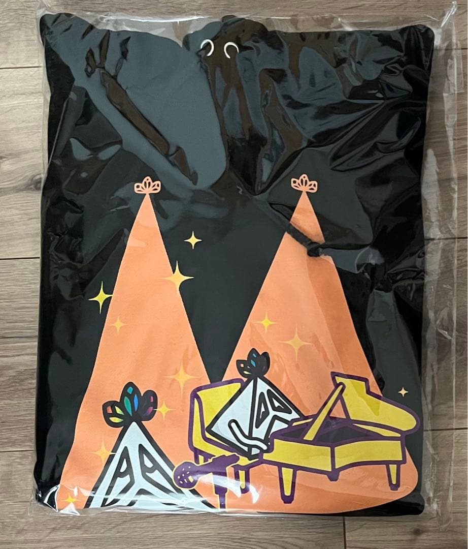 .ENDRECHERI. フーディー(サンカク)