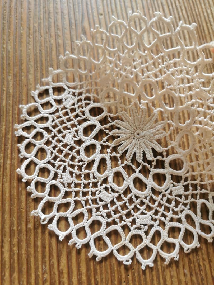 アンティークフランス アイリッシュクロシェ アイボリー花型ドイリー タティング