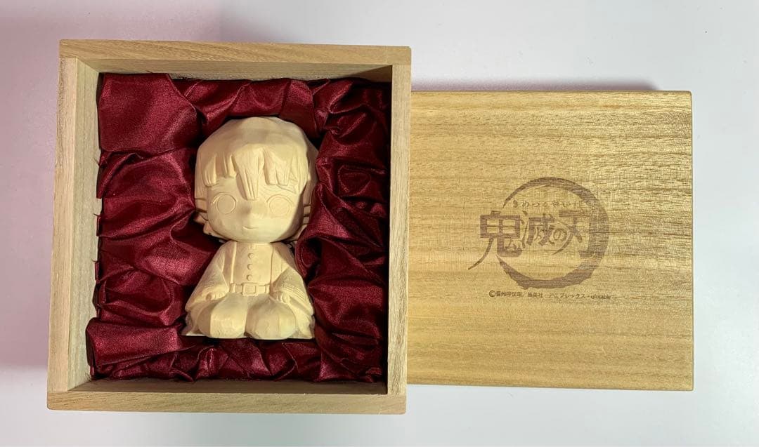 鬼滅の刃　我妻善逸　木彫りの善逸　檜　限定品