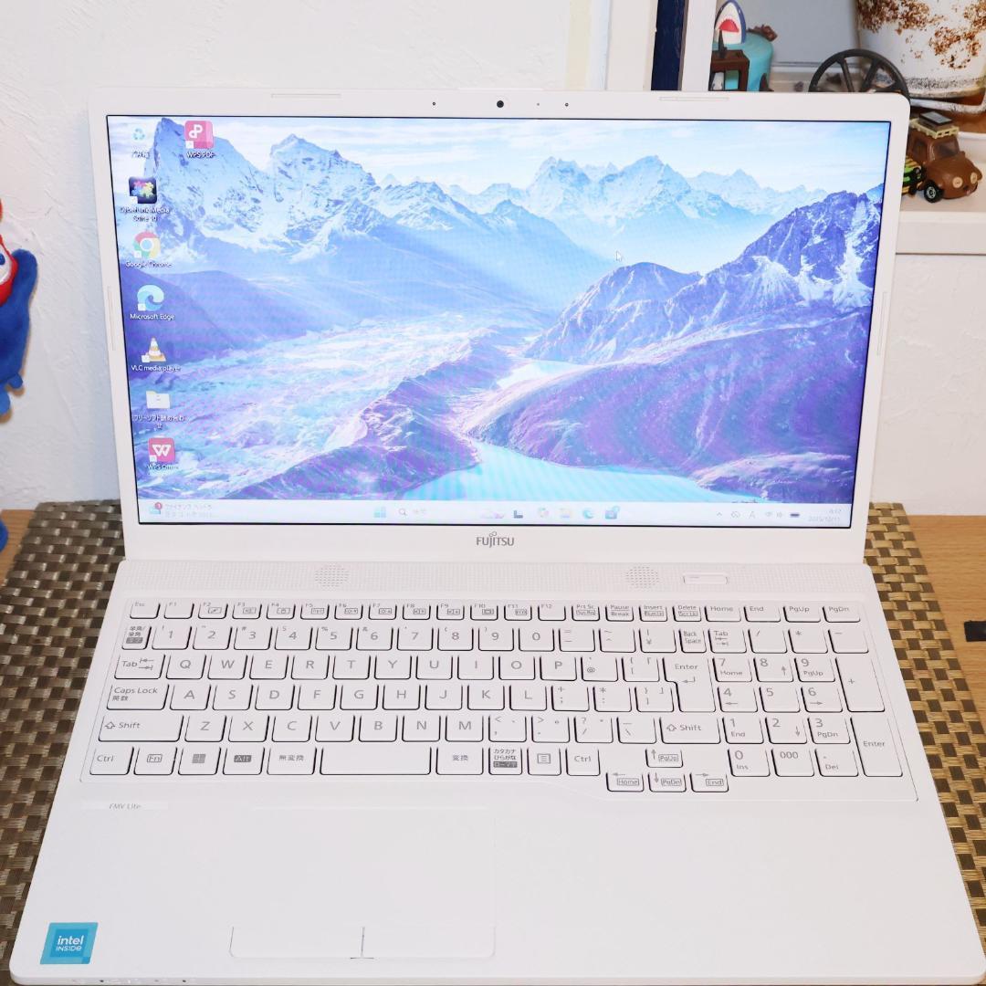 極上美品Win11超高年式11世代CPU/新品SSD/メ8/DVD/無線/カメラ