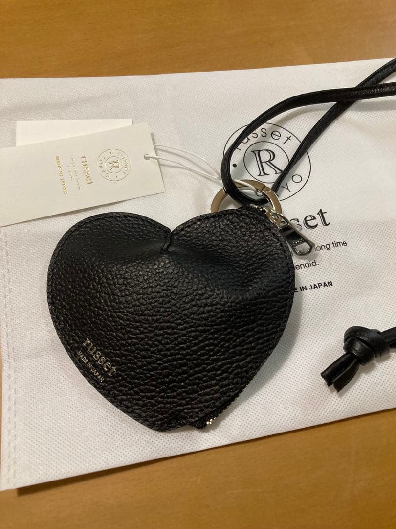 ラシット　レザーハートチャーム