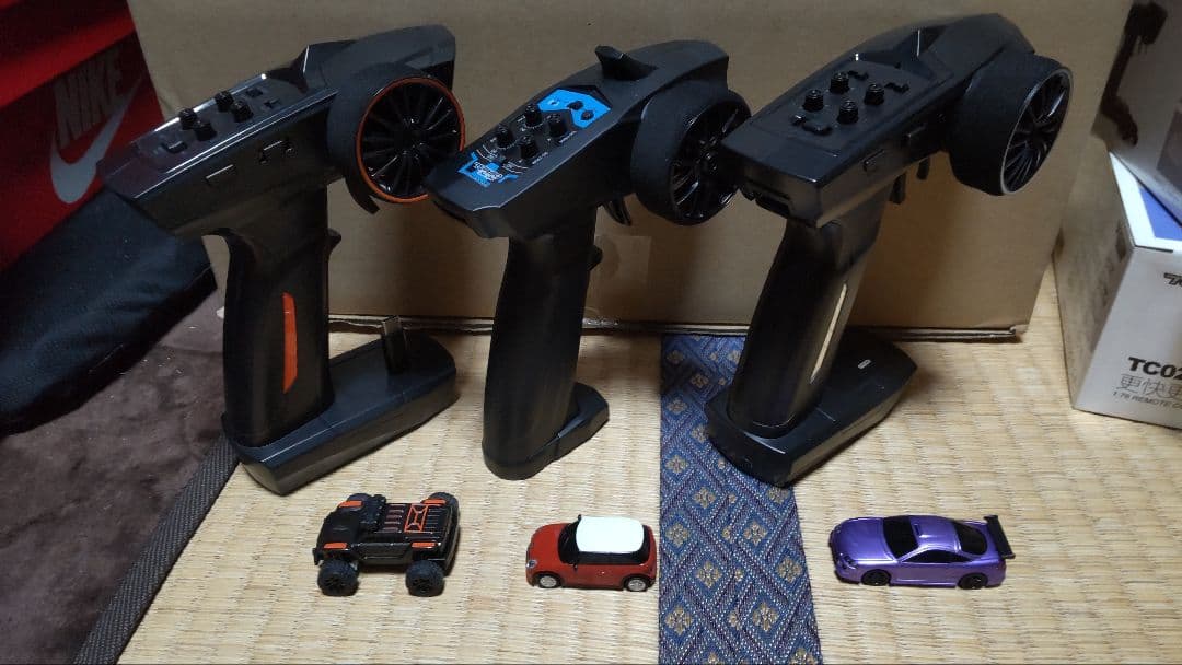 TURBO RACINGの1/76ラジコン2点まとめて