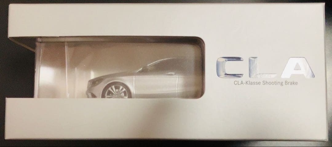 メルセデス・ベンツ CLA シューティング ブレークシルバー フィギュア