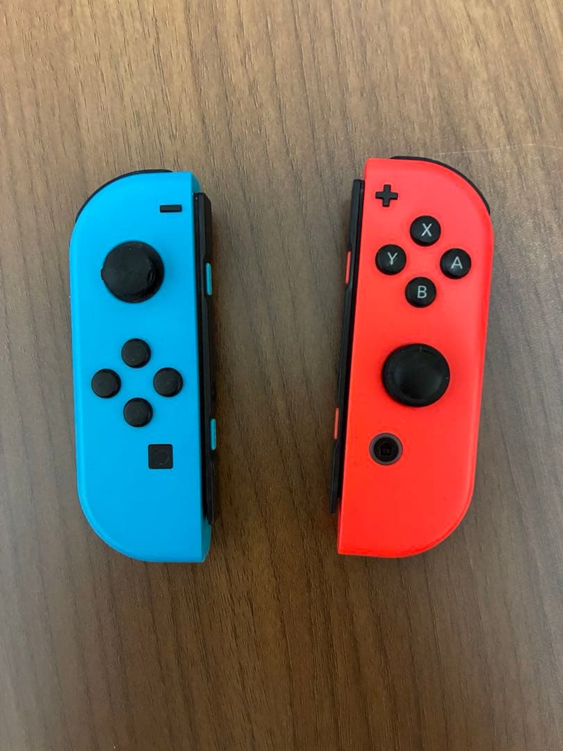 Nintendo Switch 赤青とSwitchソフト4つとヘッドホン