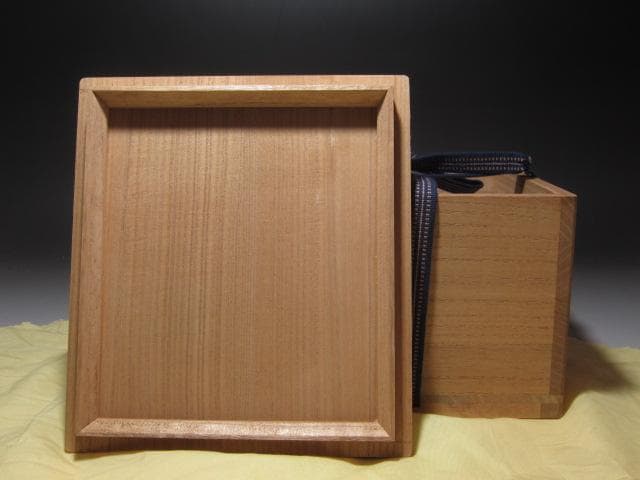 ☆　若尾利貞　黄瀬戸茶碗　味わい深い一品です☆y262