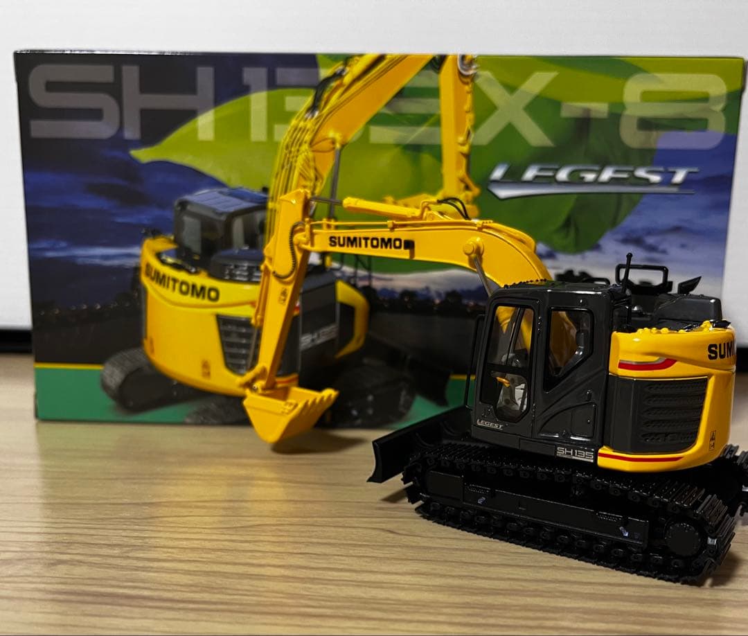 住友建機 ミニチュア SH135X-8 1/50 おまけ付き！