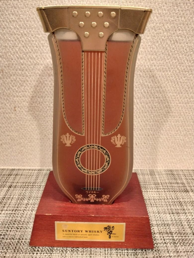 【サントリー】　響　HIBIKI　リラギター型　古酒　未開封　600mL　43％