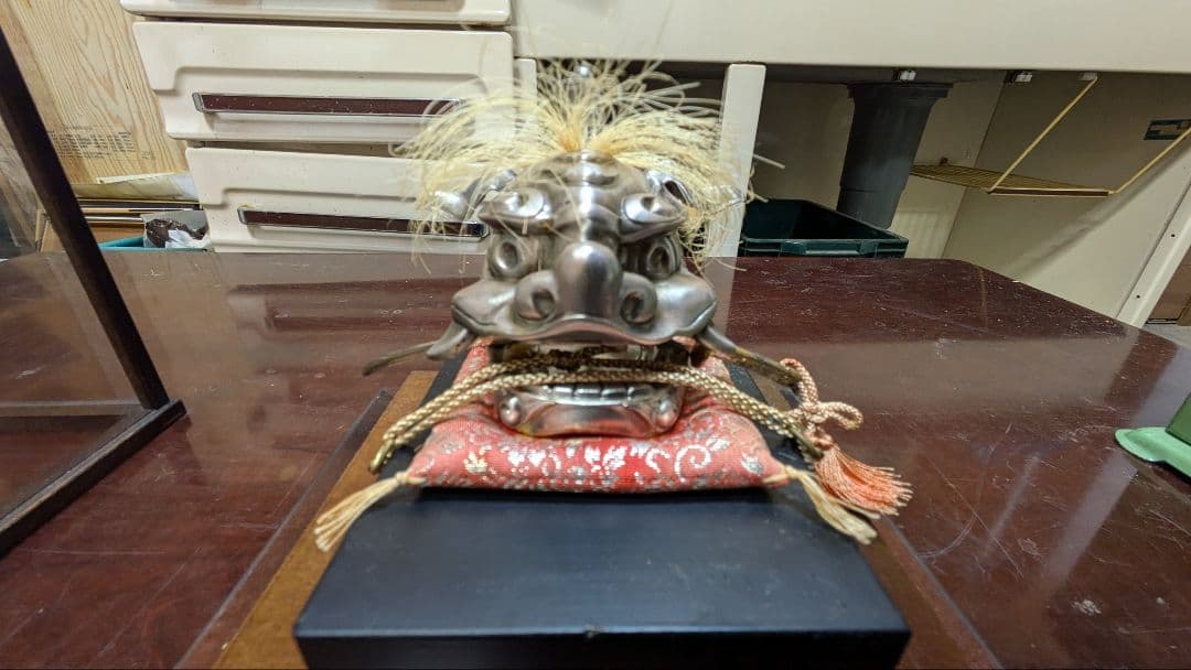 獅子頭 ガラスケース入り