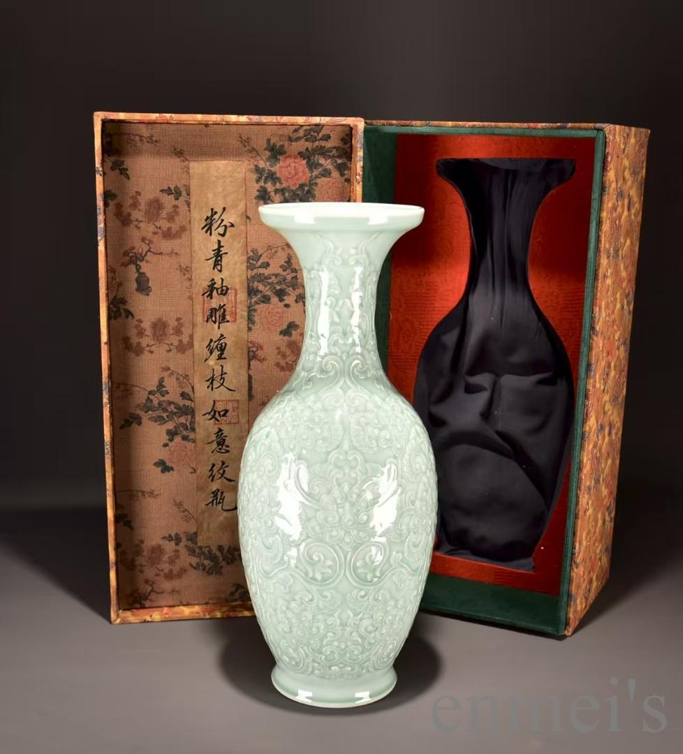 中国古美術 清・乾隆 粉青釉 纏枝如意紋 瓶 壺 花瓶 古陶磁 唐物 時代物