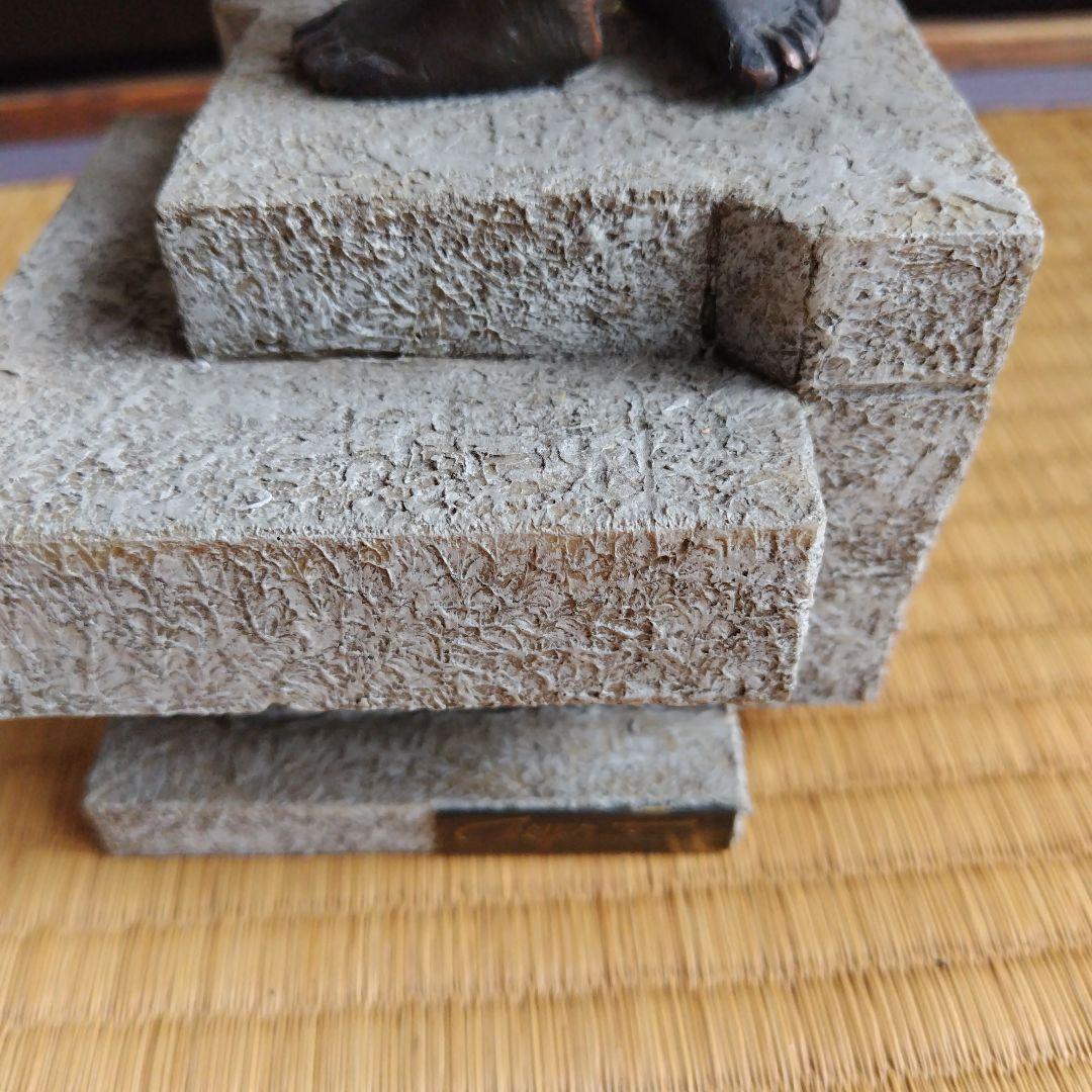 ブロンズ像