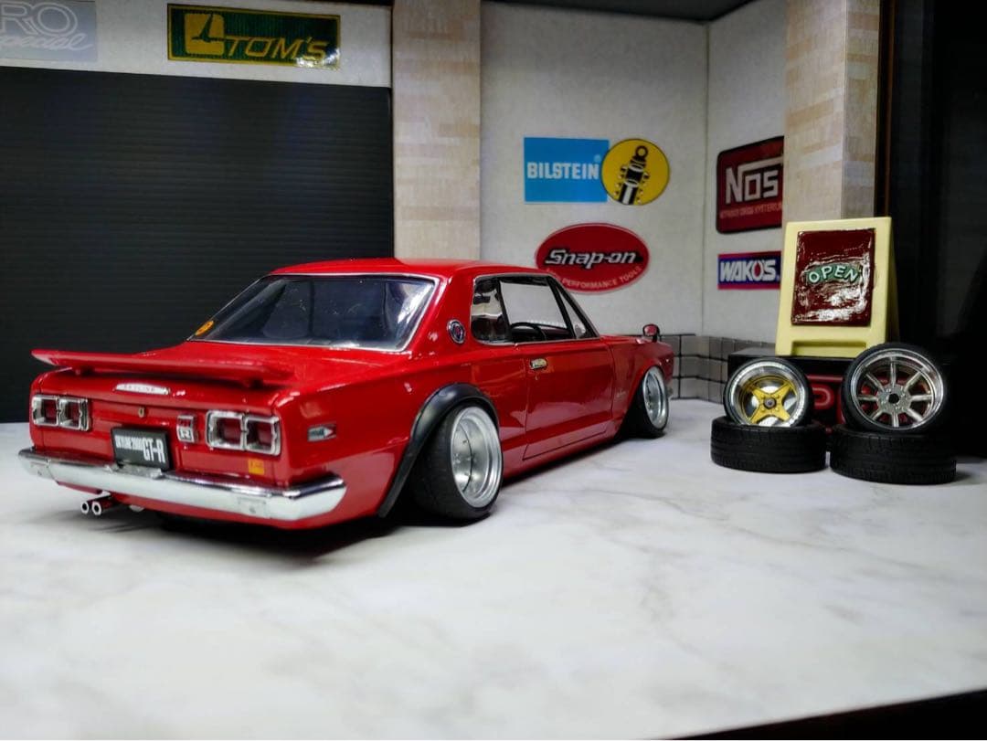 京商1/18 スカイラインGTーR 赤