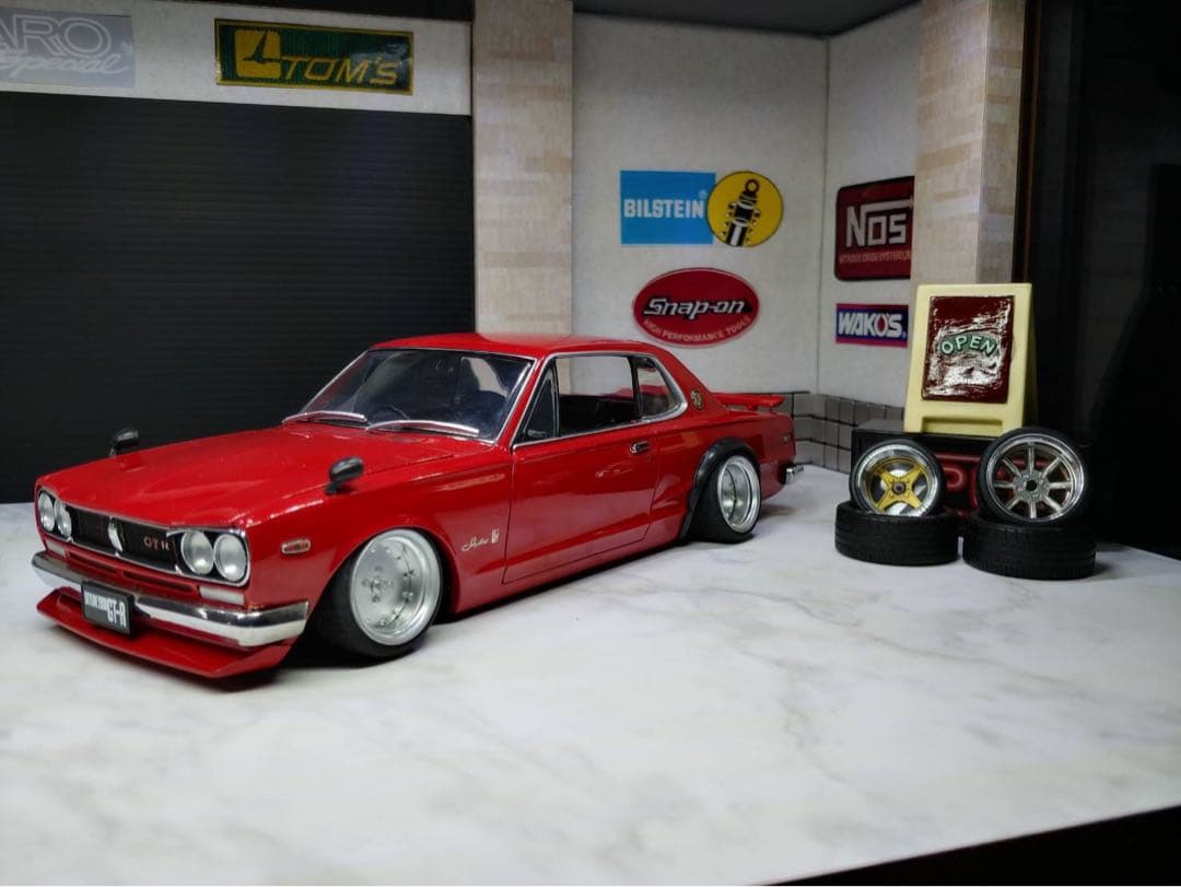 京商1/18 スカイラインGTーR 赤