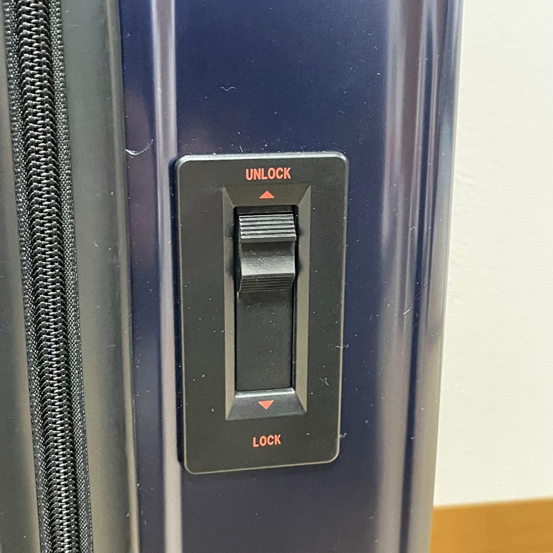 【送料無料‼️】BRIEFING ブリーフィング　キャリーケース　ネイビー