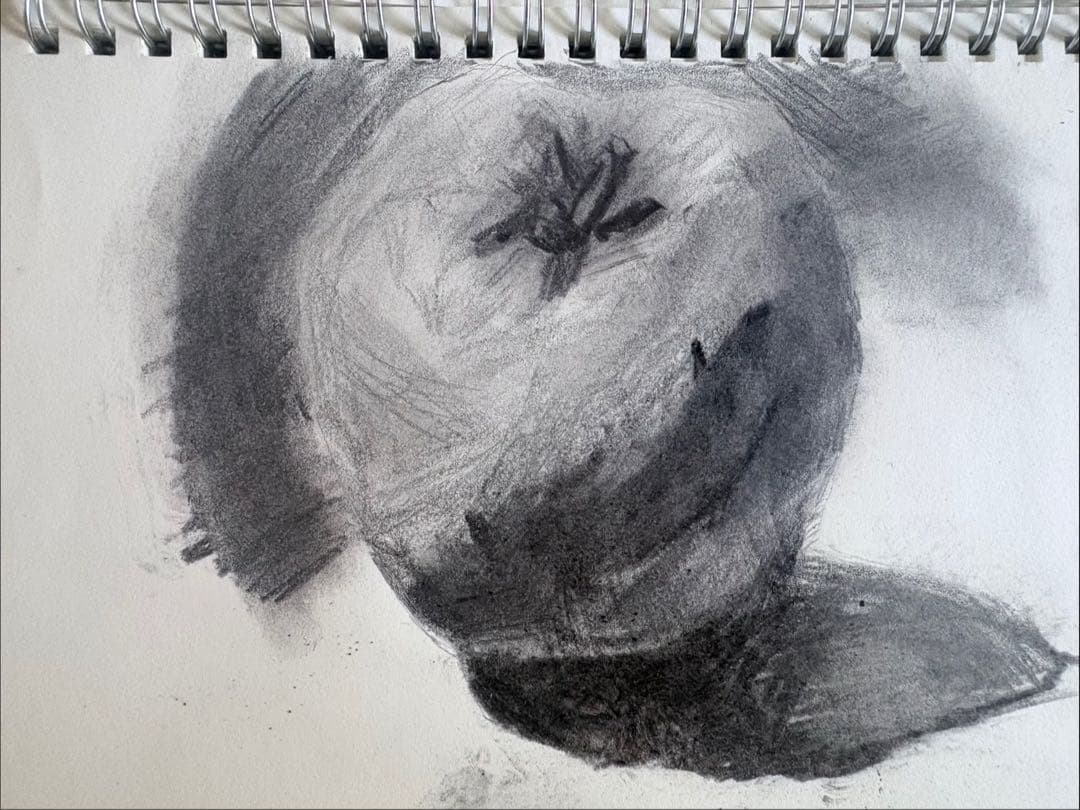 木炭画 りんご