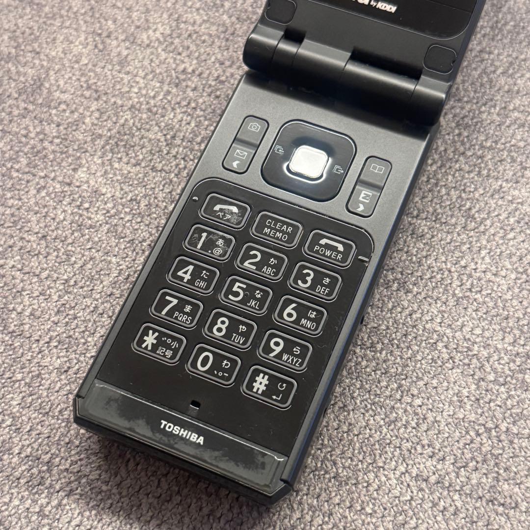 【概ね美品】 au WIN W41T ブラック 本体のみ