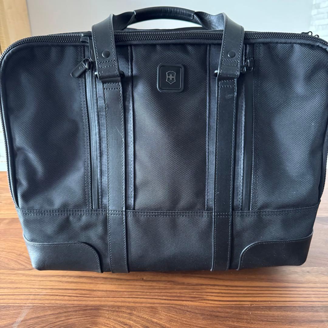 ヴィクトリノックス　ビジネスキャリーケース（２輪）