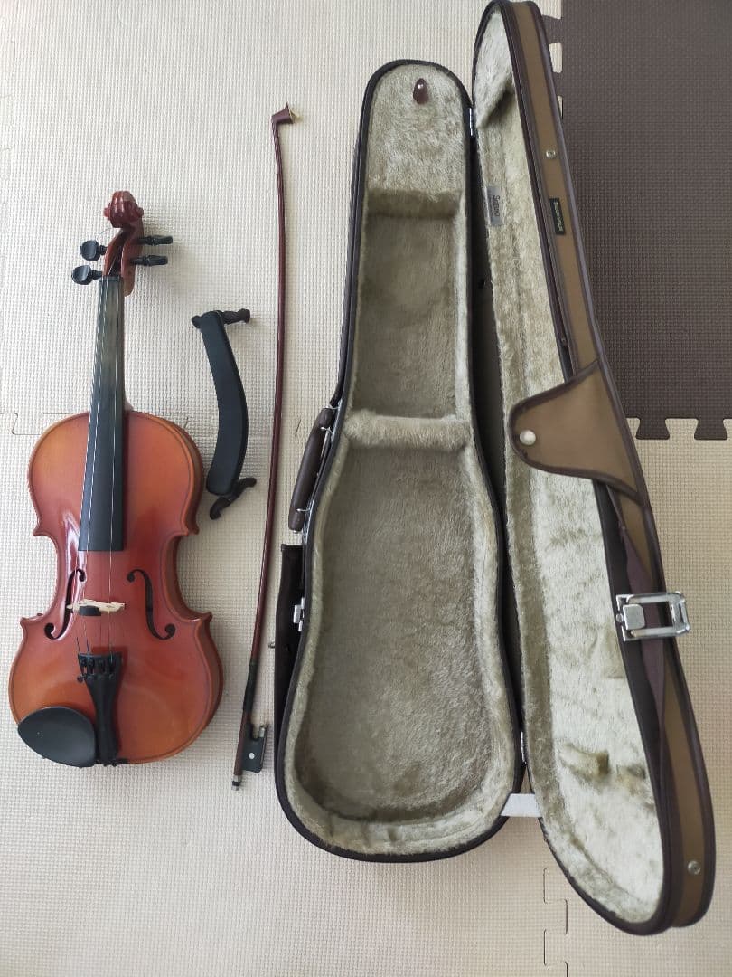 スズキSUZUKIバイオリンNO200.Size4/4.肩当て付き