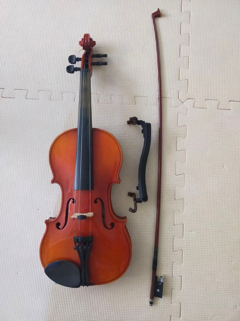 スズキSUZUKIバイオリンNO200.Size4/4.肩当て付き