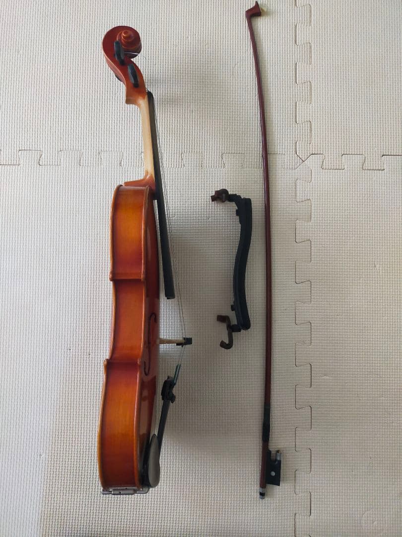スズキSUZUKIバイオリンNO200.Size4/4.肩当て付き