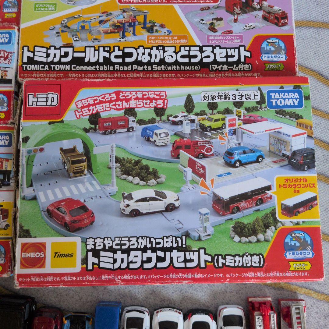 トミカタウンセット その他まとめ売り トミカ31台付き